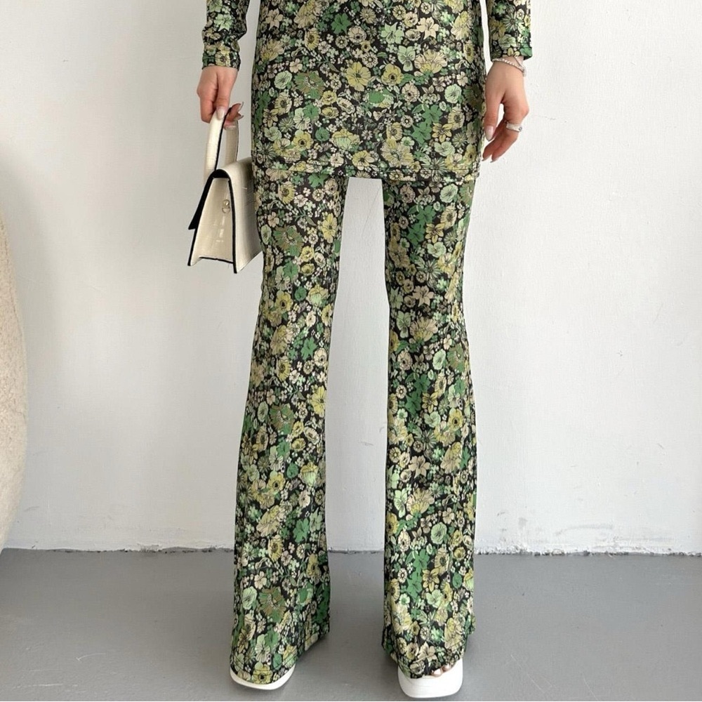 NWOT Zara Green Floral Flare Pants